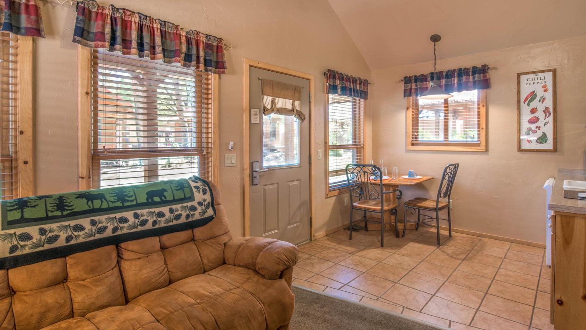 Shadow Mountain Lodge And Cabins Ruidoso Ruang foto